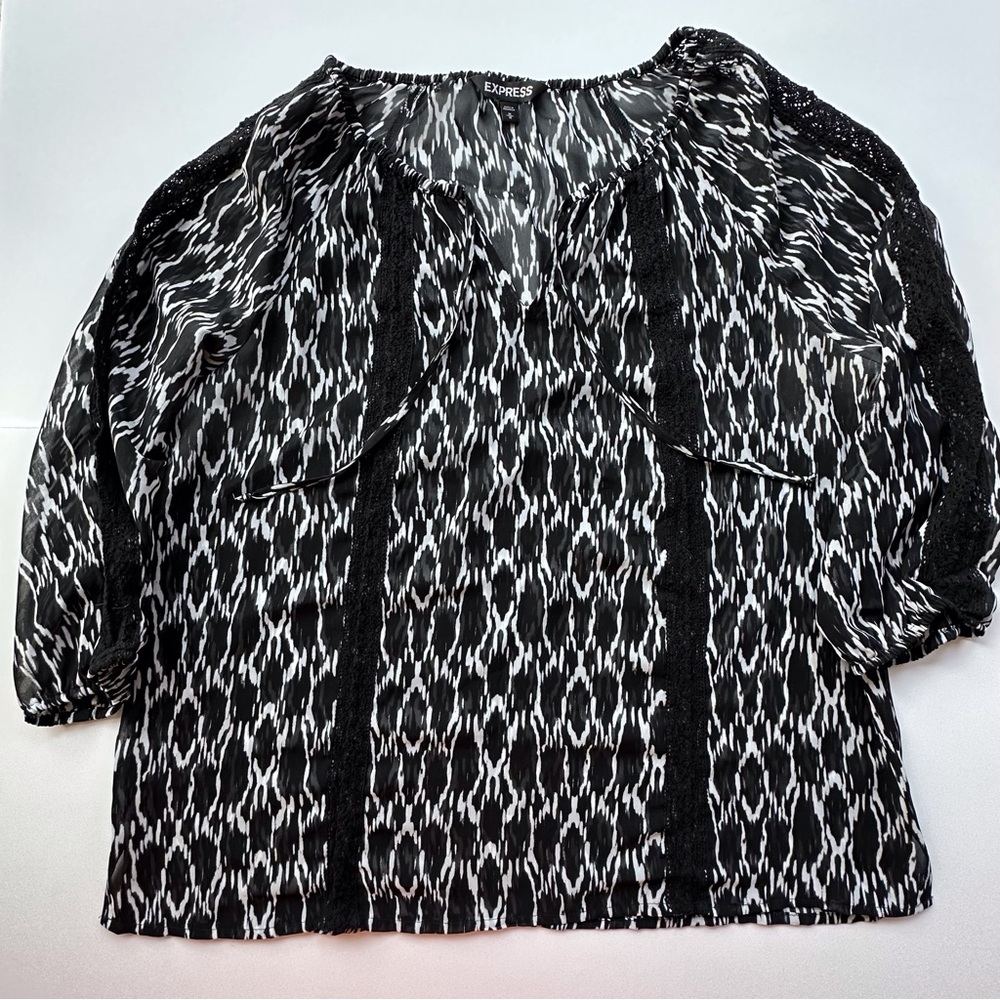 Express black‎ white 3/4 sleeve sheer blouse lace crochet detail women’s medium